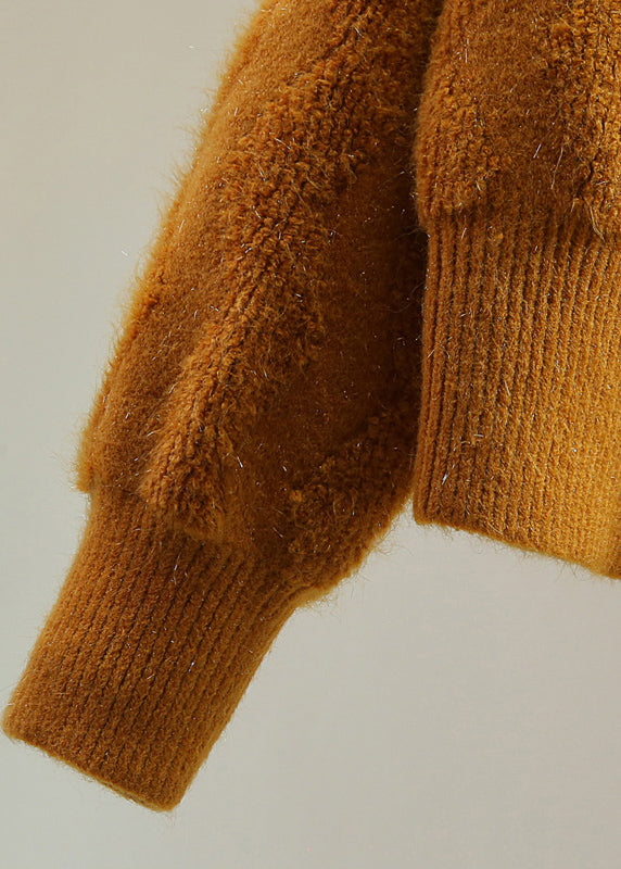 Well Tailored Sweater with a Graceful Silhouette