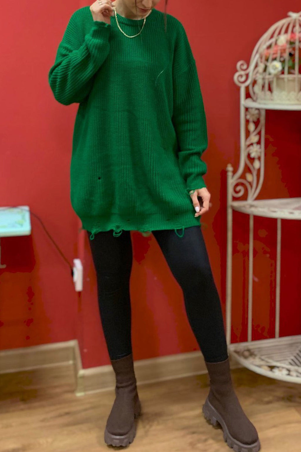 Well Tailored Sweater with a Graceful Silhouette