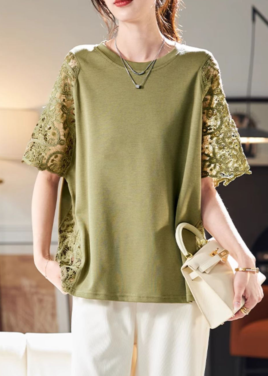 Classic Vintage Shirt with a Flattering Fit