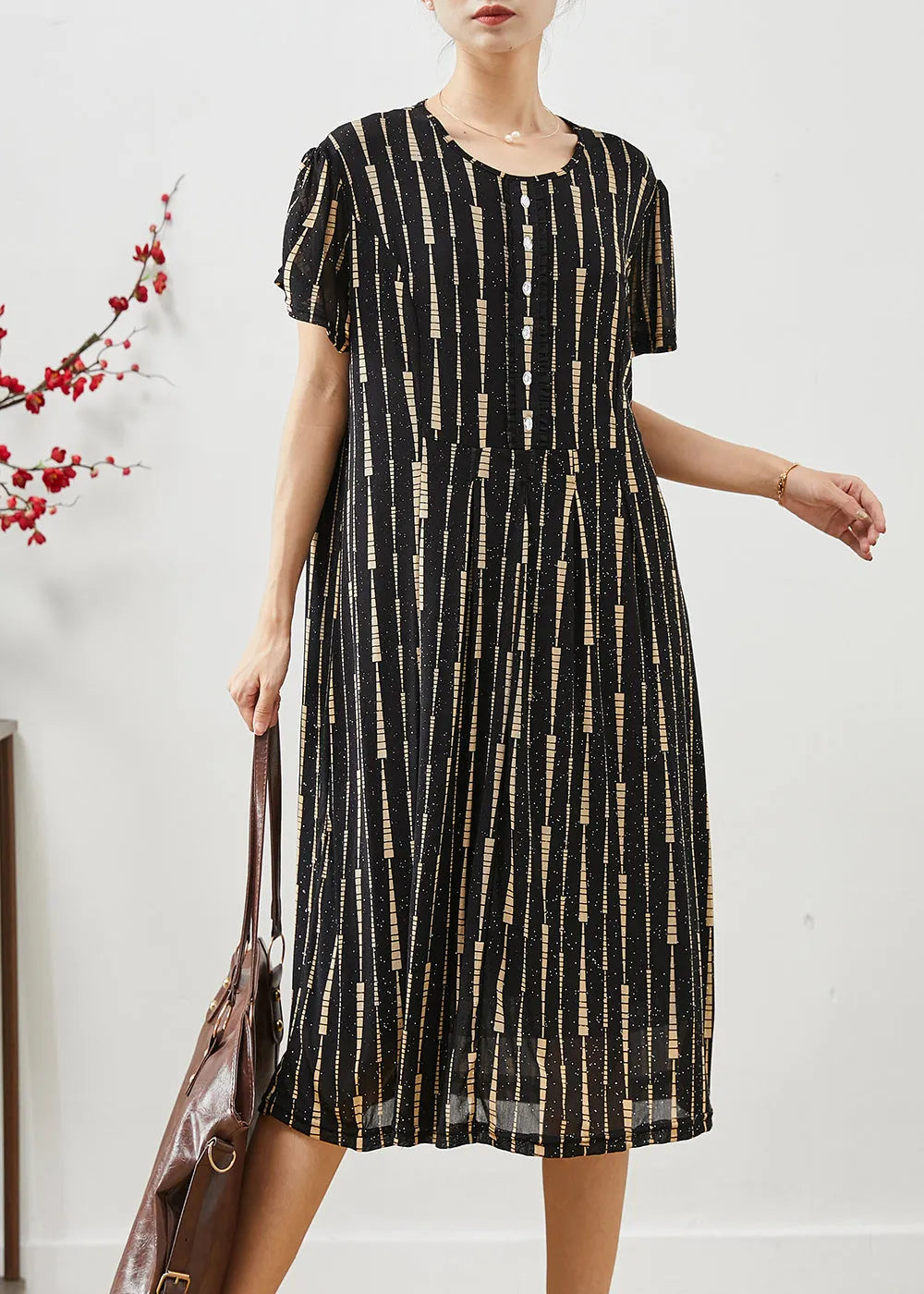 Gracefully Styled Dress for Any Occasion