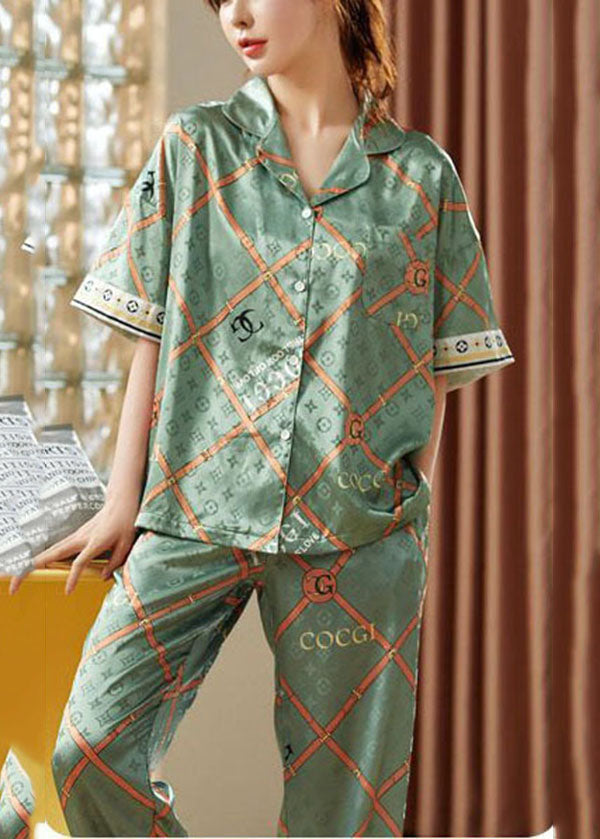 Casually Elegant Garment with a Refined Edge