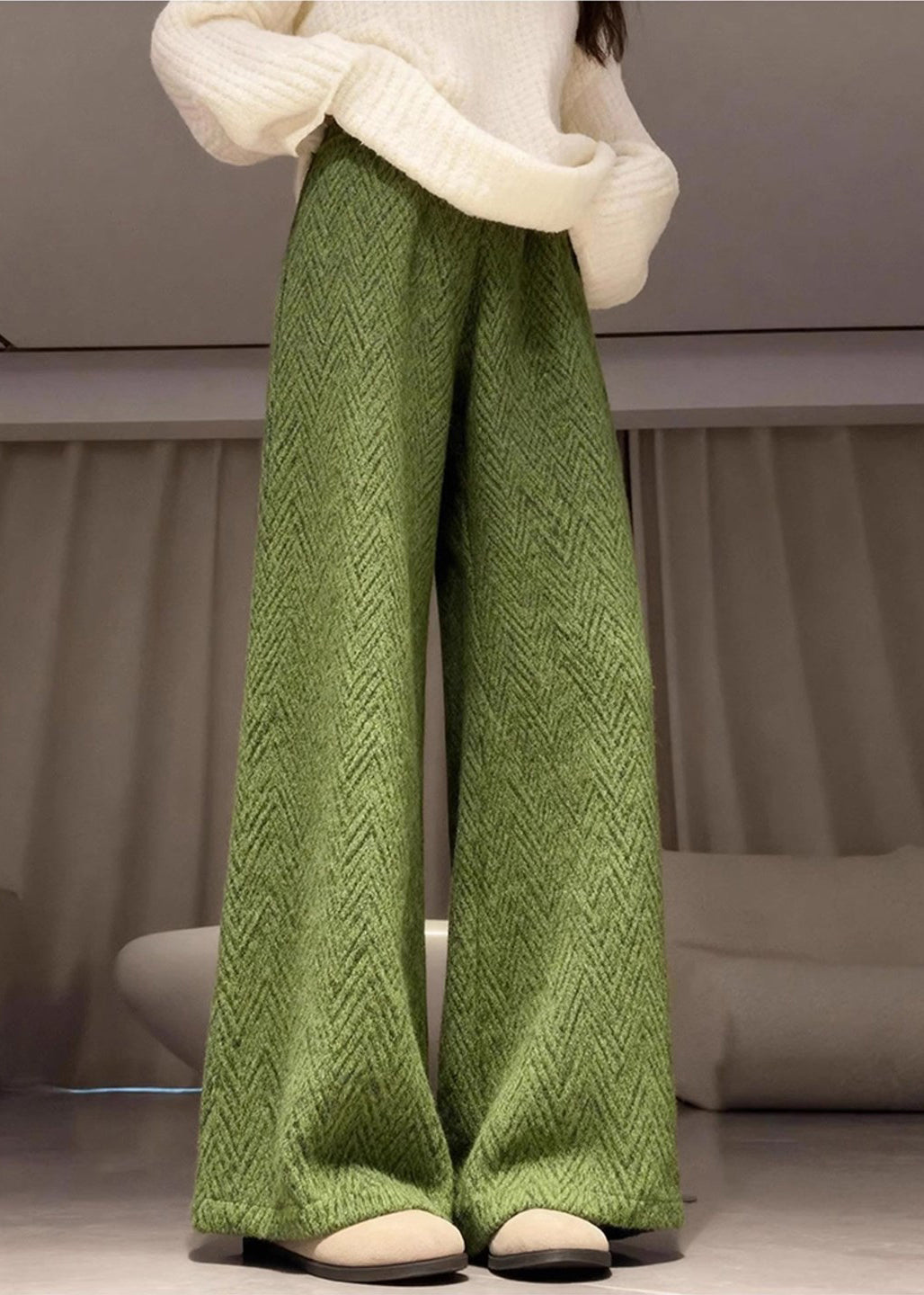 Well Tailored Pants with a Graceful Silhouette