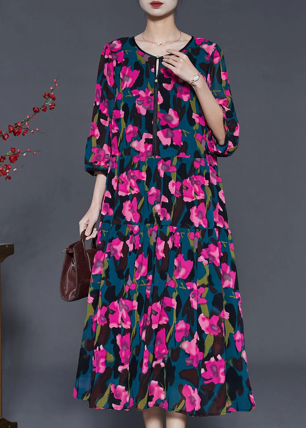 Effortlessly Elegant Dress with a Timeless Design