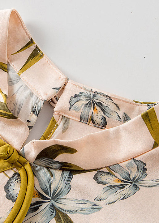 Well Tailored Top with a Graceful Silhouette