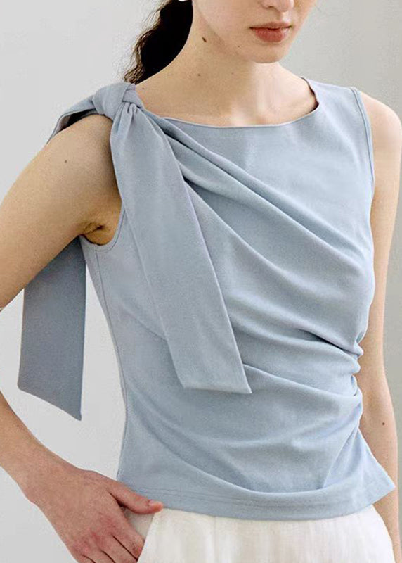 Well Tailored Top with a Graceful Silhouette