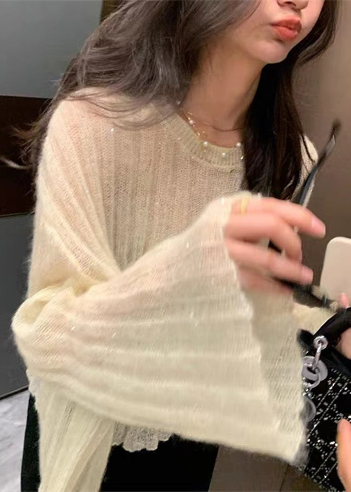 Effortlessly Elegant Sweater with a Timeless Design