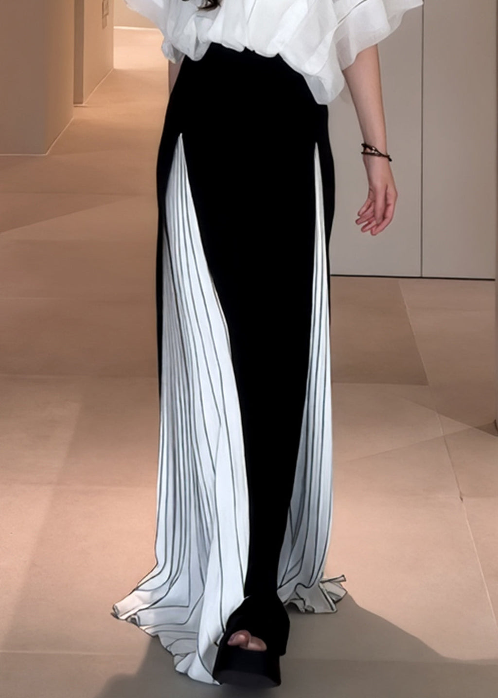 Elegantly Styled Pants for Everyday Wear