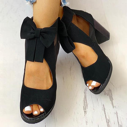 Graceful Orthopedic Sandals for Modern Look