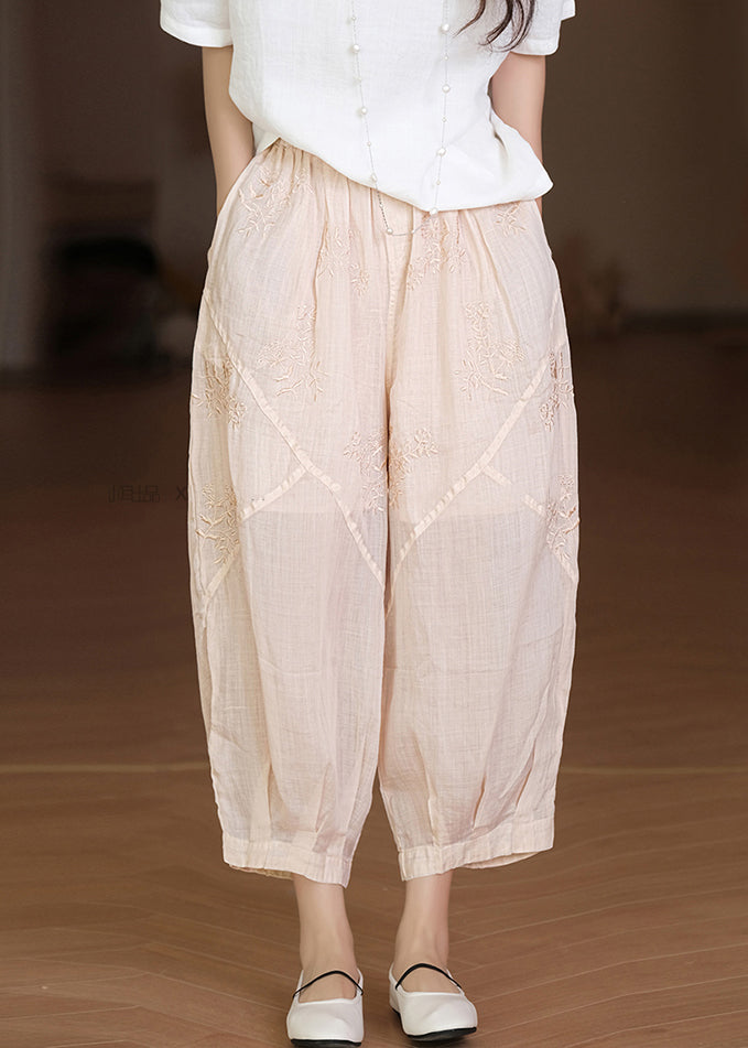 Effortlessly Elegant Pants with a Timeless Design