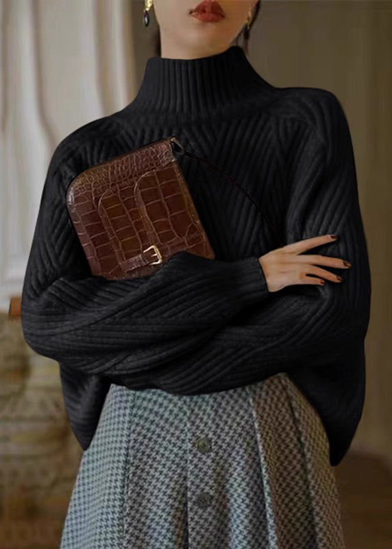 Well Tailored Sweater with a Graceful Silhouette