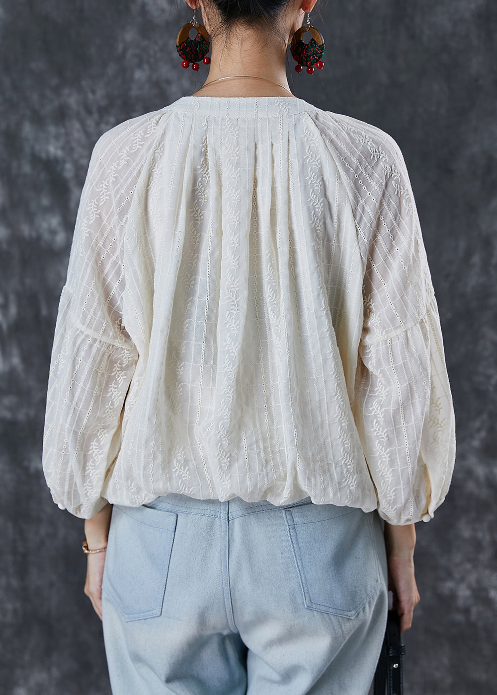 Well Tailored Shirt with a Graceful Silhouette