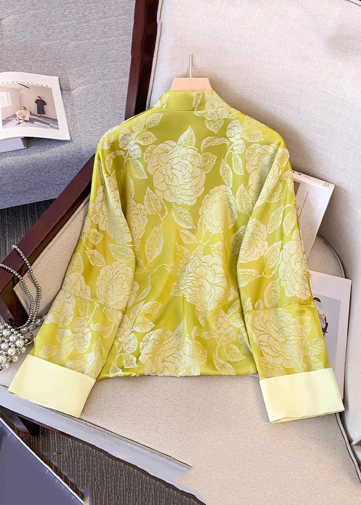 Beautifully Finished Coat in a Timeless Design
