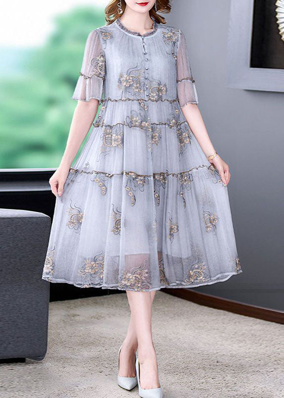 Beautifully Finished Dress in a Timeless Design