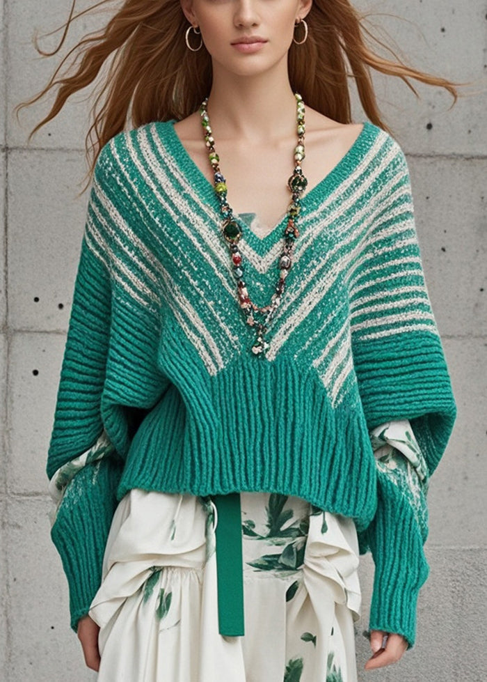 Effortlessly Elegant Sweater with a Timeless Design