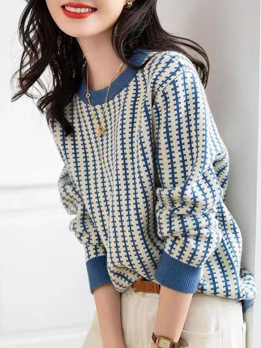Beautifully Finished Sweater in a Timeless Design