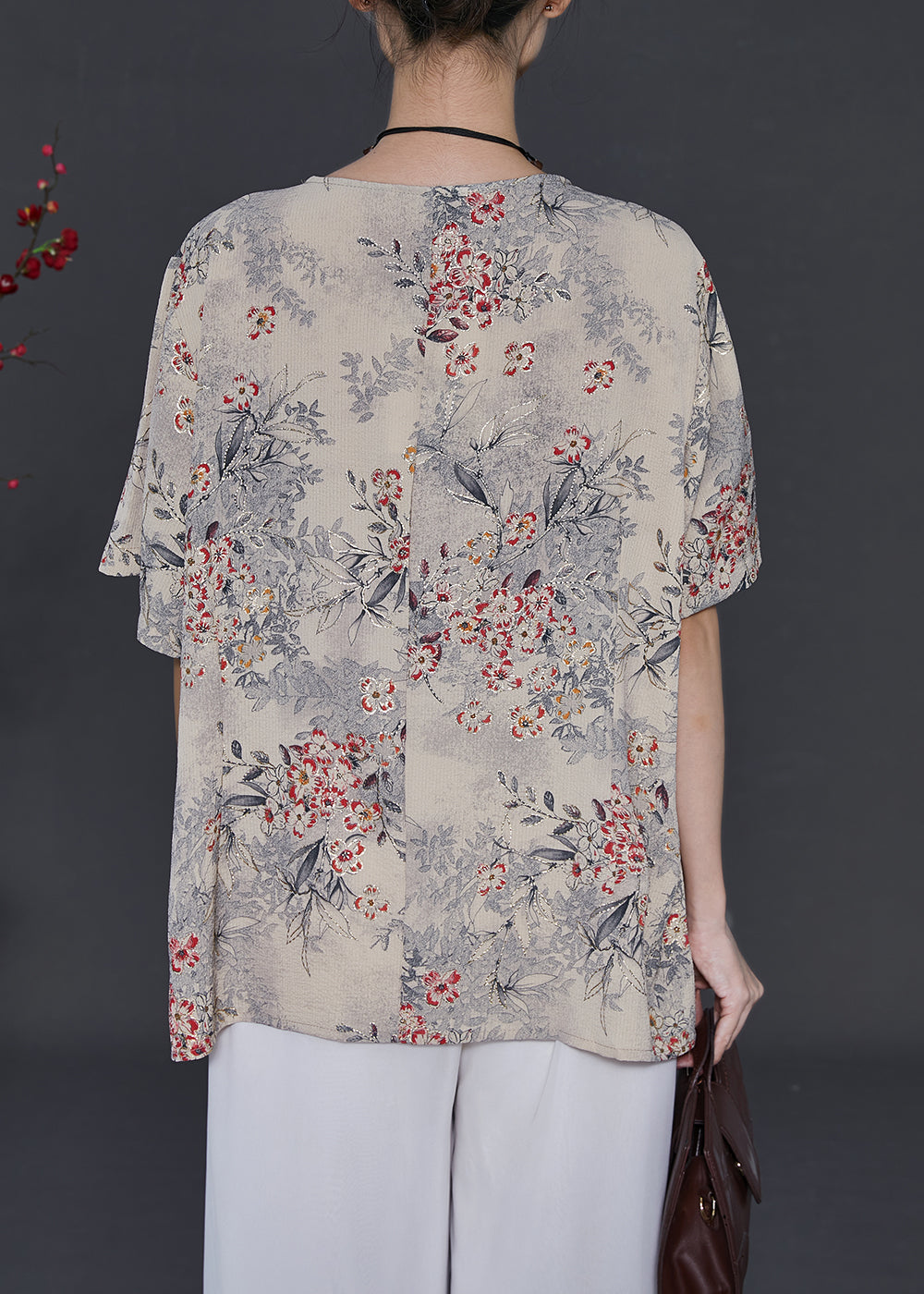 Effortlessly Elegant Blouse with a Timeless Design