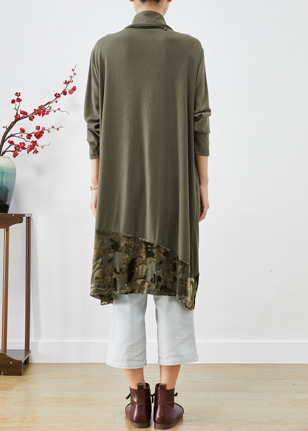 Beautifully Crafted Dress in a Classic Style