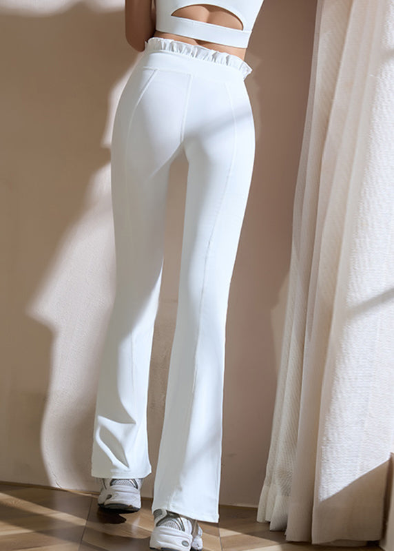Effortlessly Elegant Pants with a Timeless Design