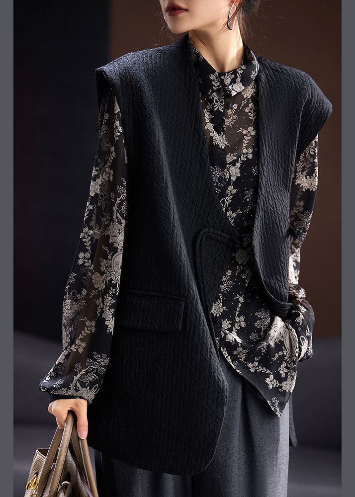 Beautifully Finished Coat in a Timeless Design