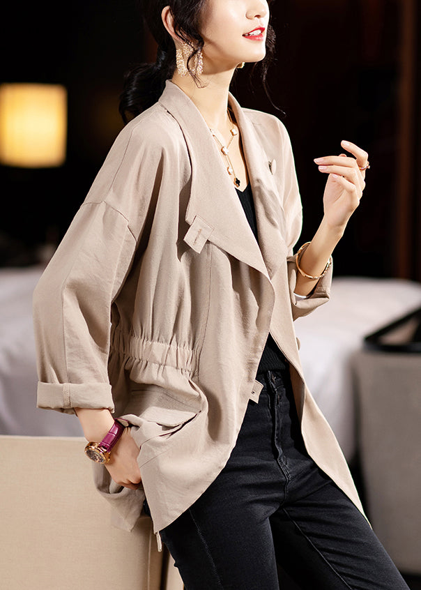 Well Tailored Coat with a Graceful Silhouette