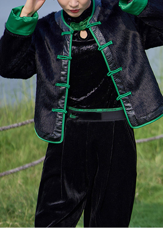 Gracefully Styled Coat for Any Occasion