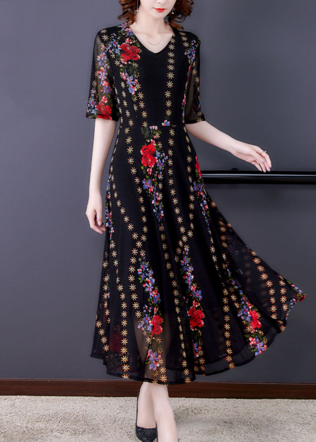 Well Tailored Dress with a Graceful Silhouette