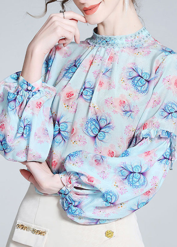 Well Tailored Top with a Graceful Silhouette
