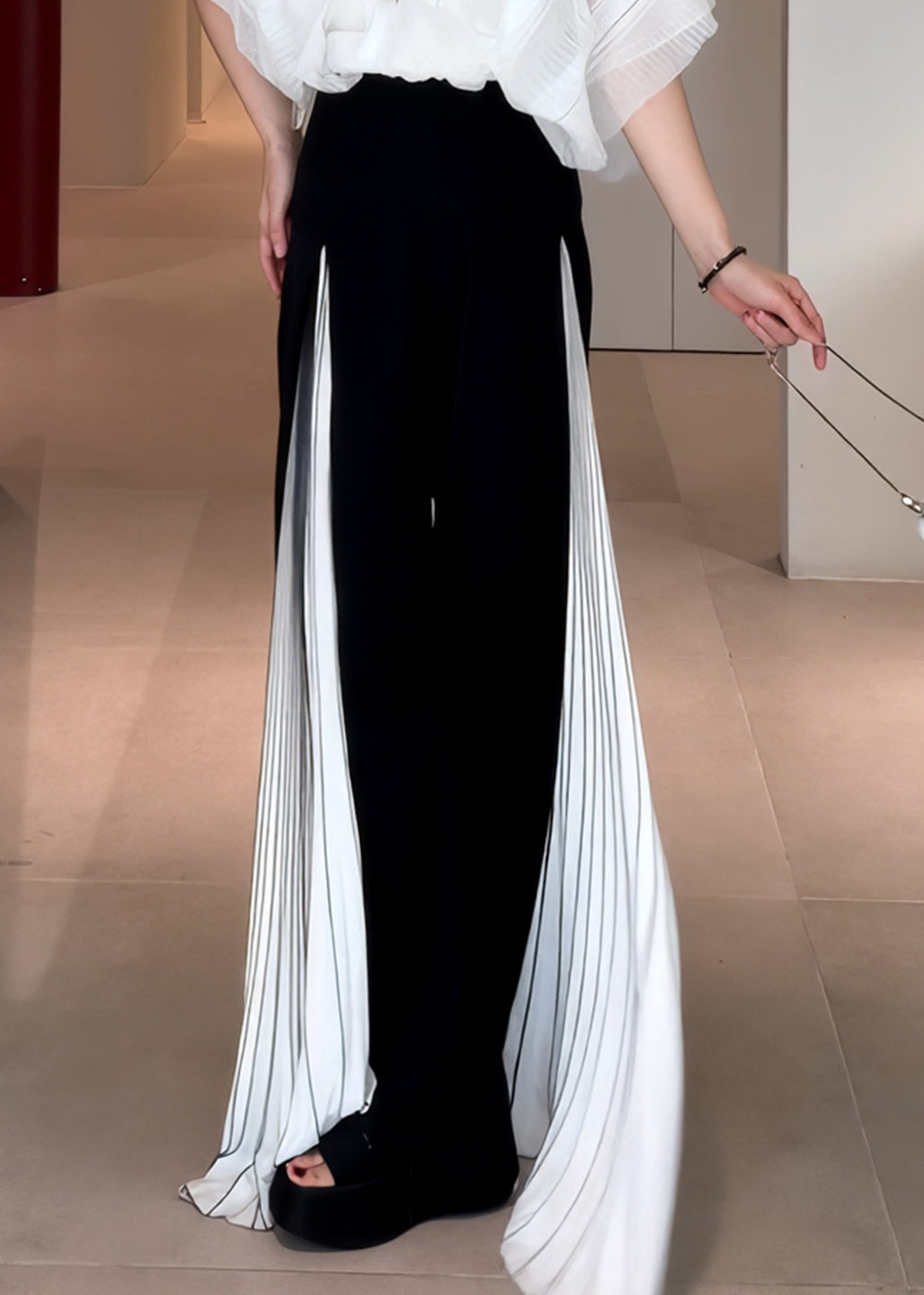 Elegantly Styled Pants for Everyday Wear