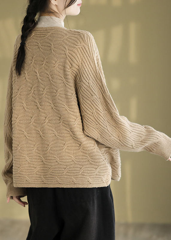 Well Tailored Sweater with a Graceful Silhouette