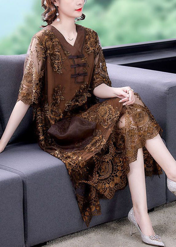 Beautifully Finished Dress in a Timeless Design