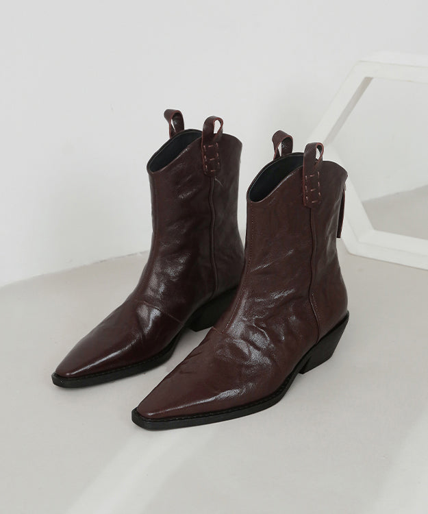 Graceful Orthopedic Boots for Modern Look