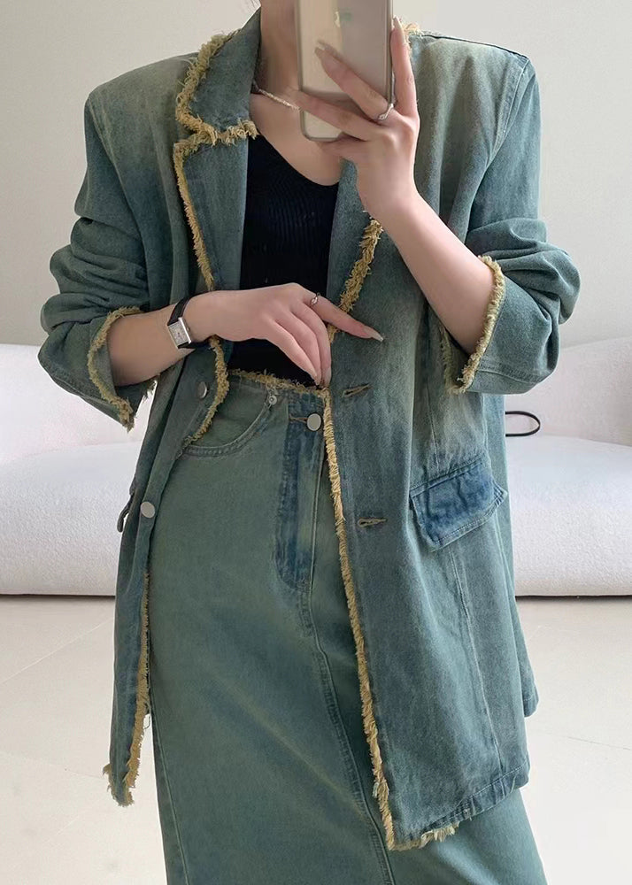 Well Tailored Coat with a Graceful Silhouette