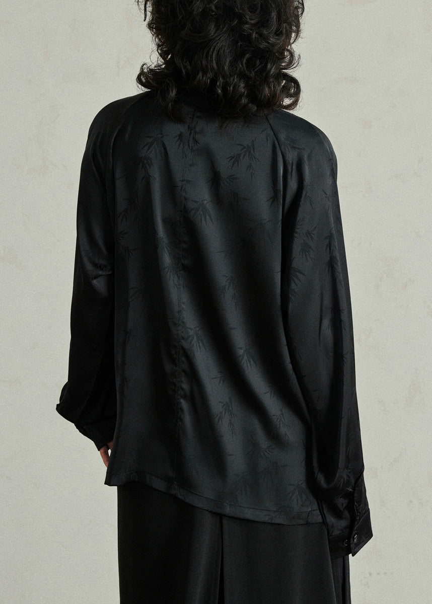 Effortlessly Elegant Top with a Timeless Design
