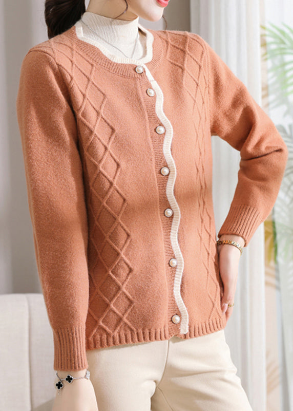 Well Tailored Cardigan with a Graceful Silhouette