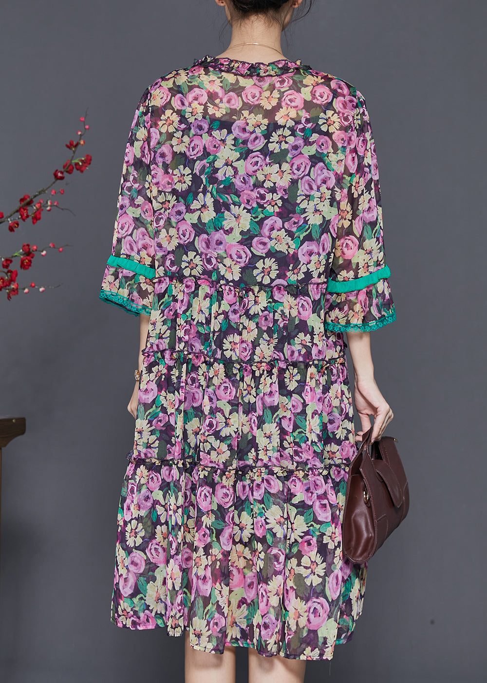 Effortlessly Elegant Dress with a Timeless Design