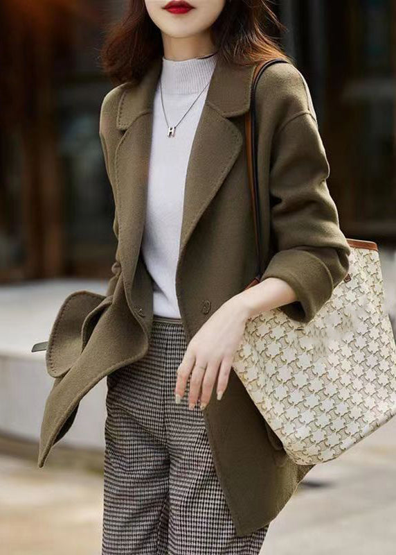 Effortlessly Elegant Coat with a Timeless Design
