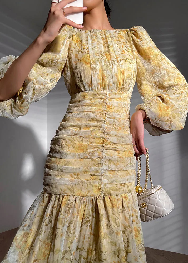 Effortlessly Elegant Dress with a Timeless Design