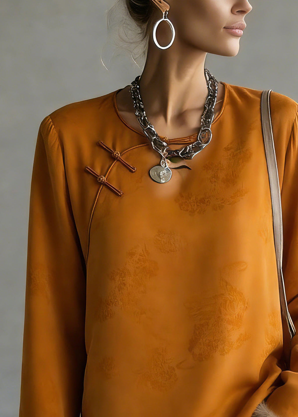 Well Tailored Shirt with a Graceful Silhouette
