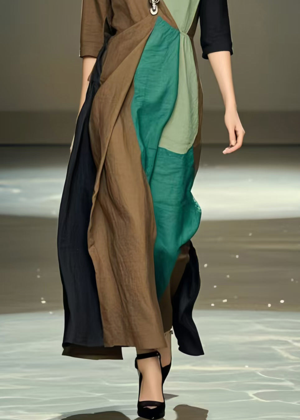 Gracefully Styled Dress for Any Occasion