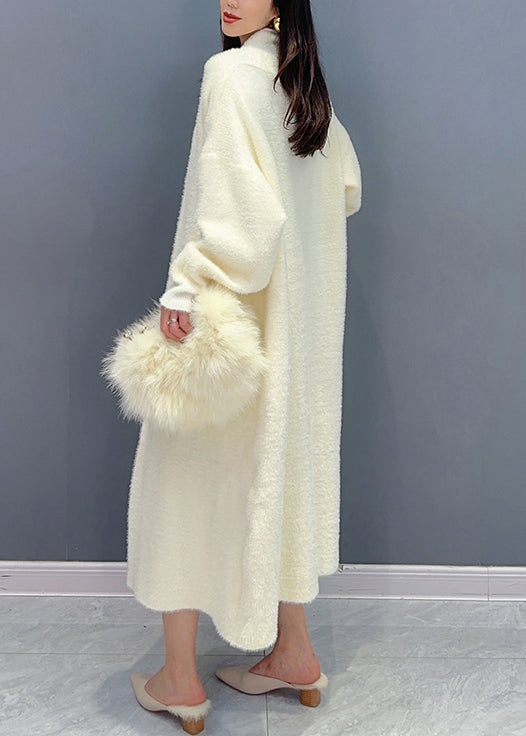 Well Tailored Cardigan with a Graceful Silhouette