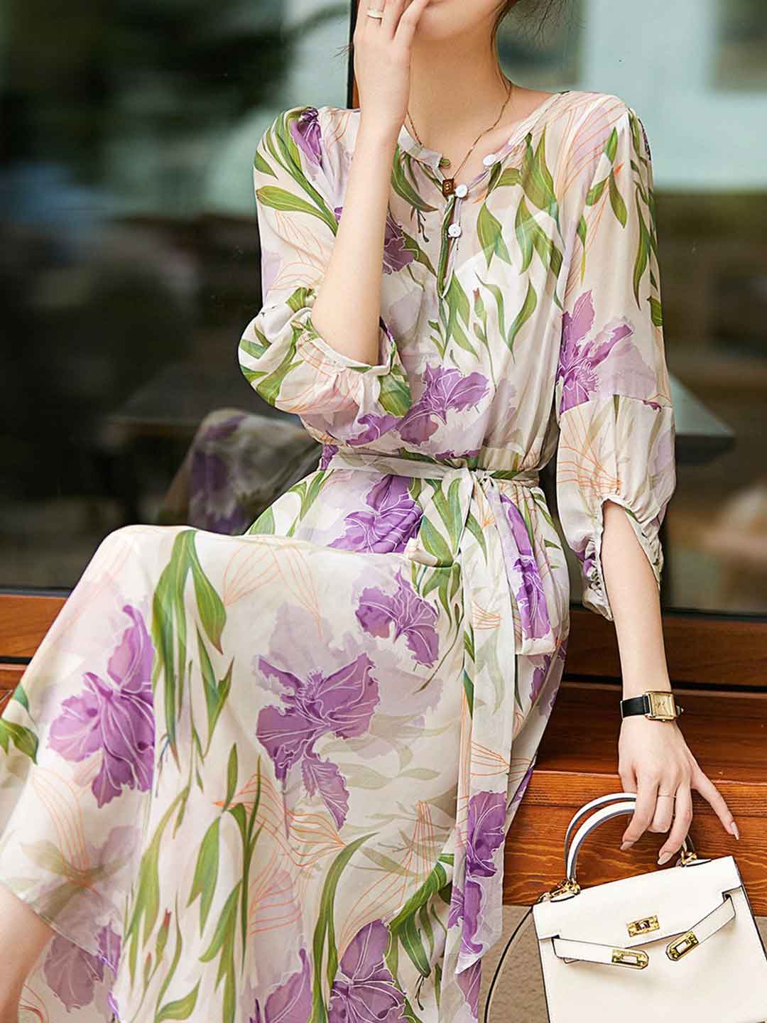 Classic Vintage Dress with a Flattering Fit