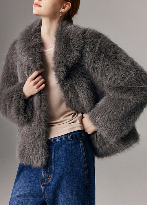 Elegantly Styled Coat for Everyday Wear