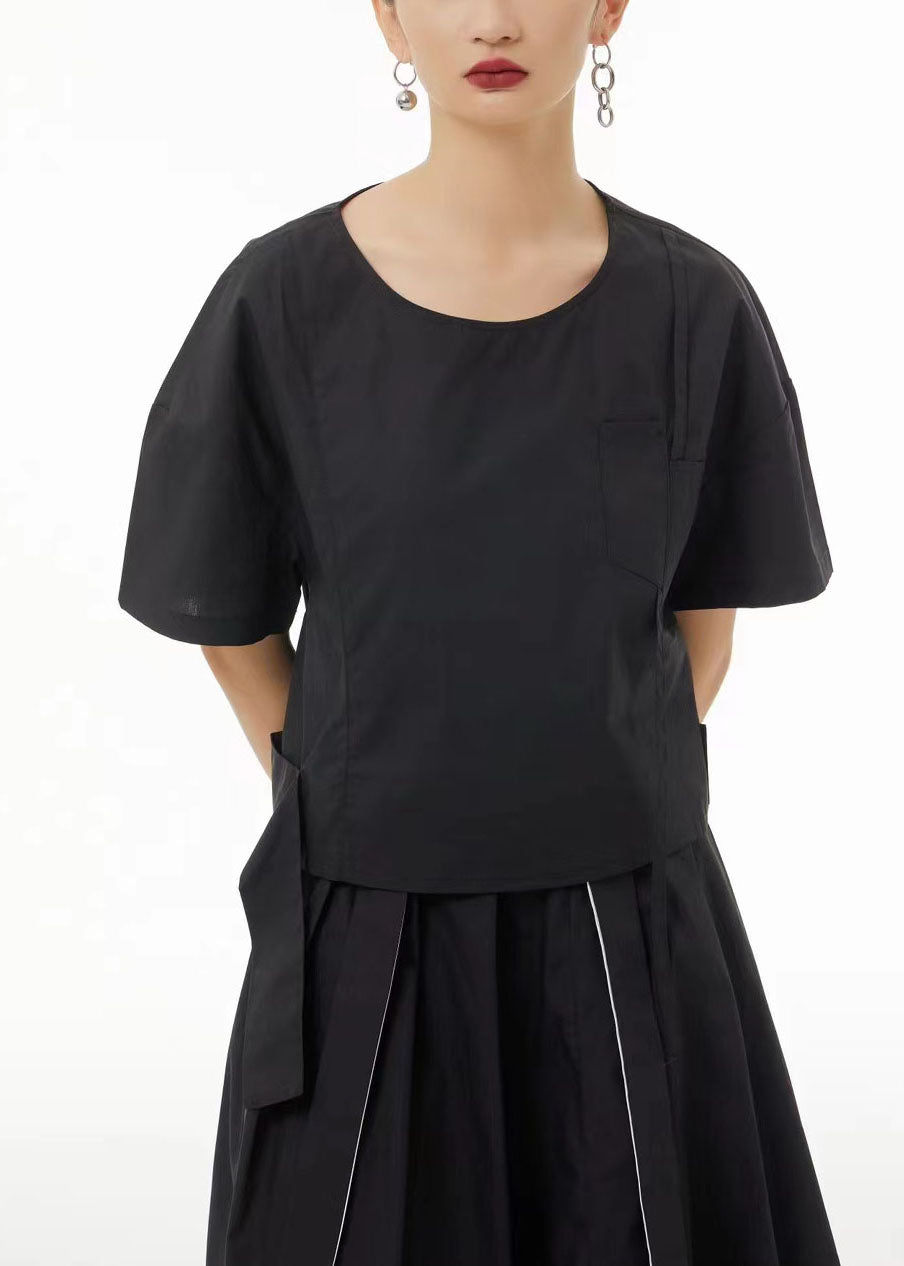 Effortlessly Elegant Top with a Timeless Design