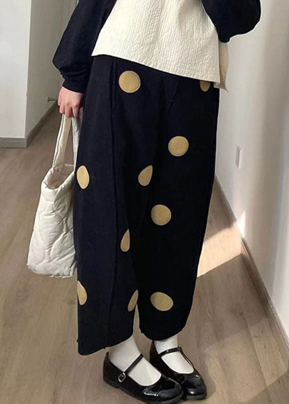 Effortlessly Elegant Pants with a Timeless Design