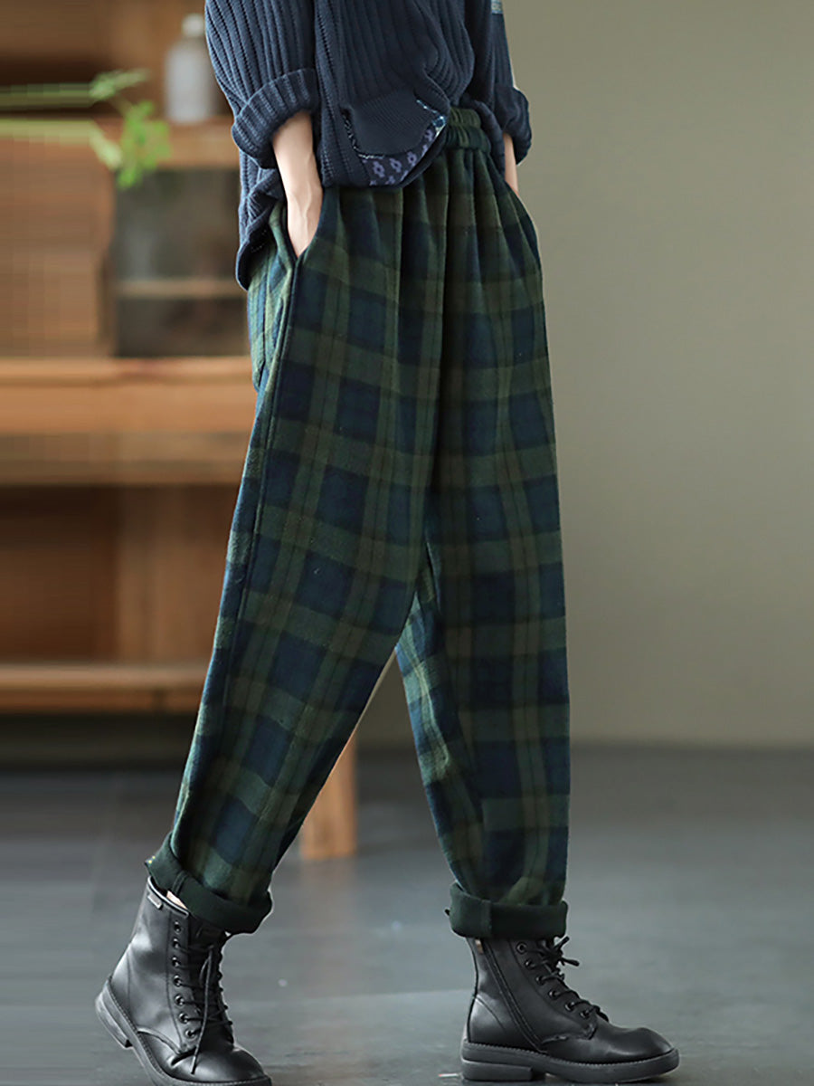 Effortlessly Elegant Pants with a Timeless Design