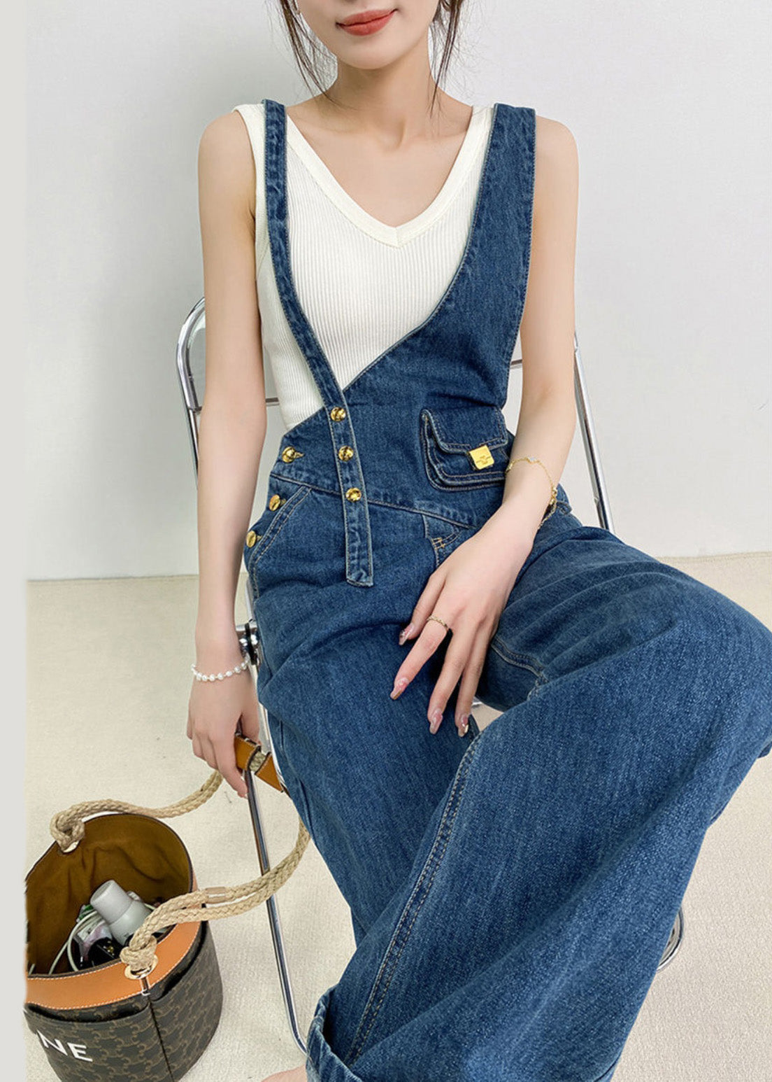 Well Tailored Garment with a Graceful Silhouette
