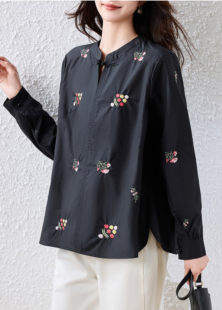 Effortlessly Elegant Top with a Timeless Design