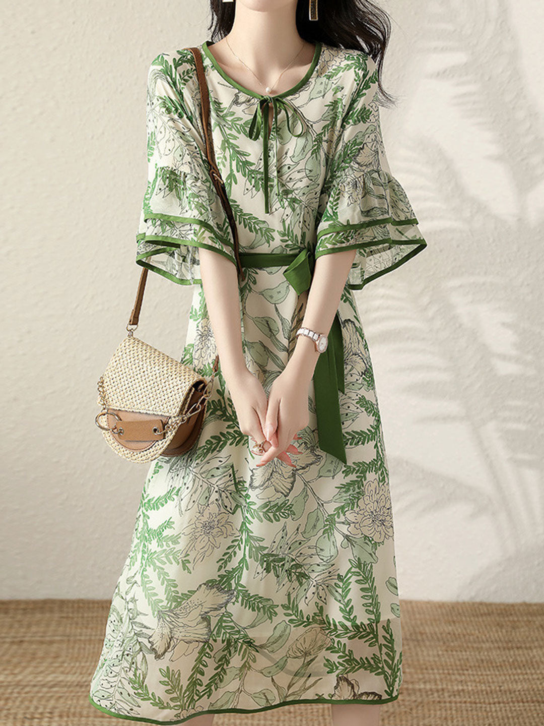 Classic Vintage Dress with a Flattering Fit