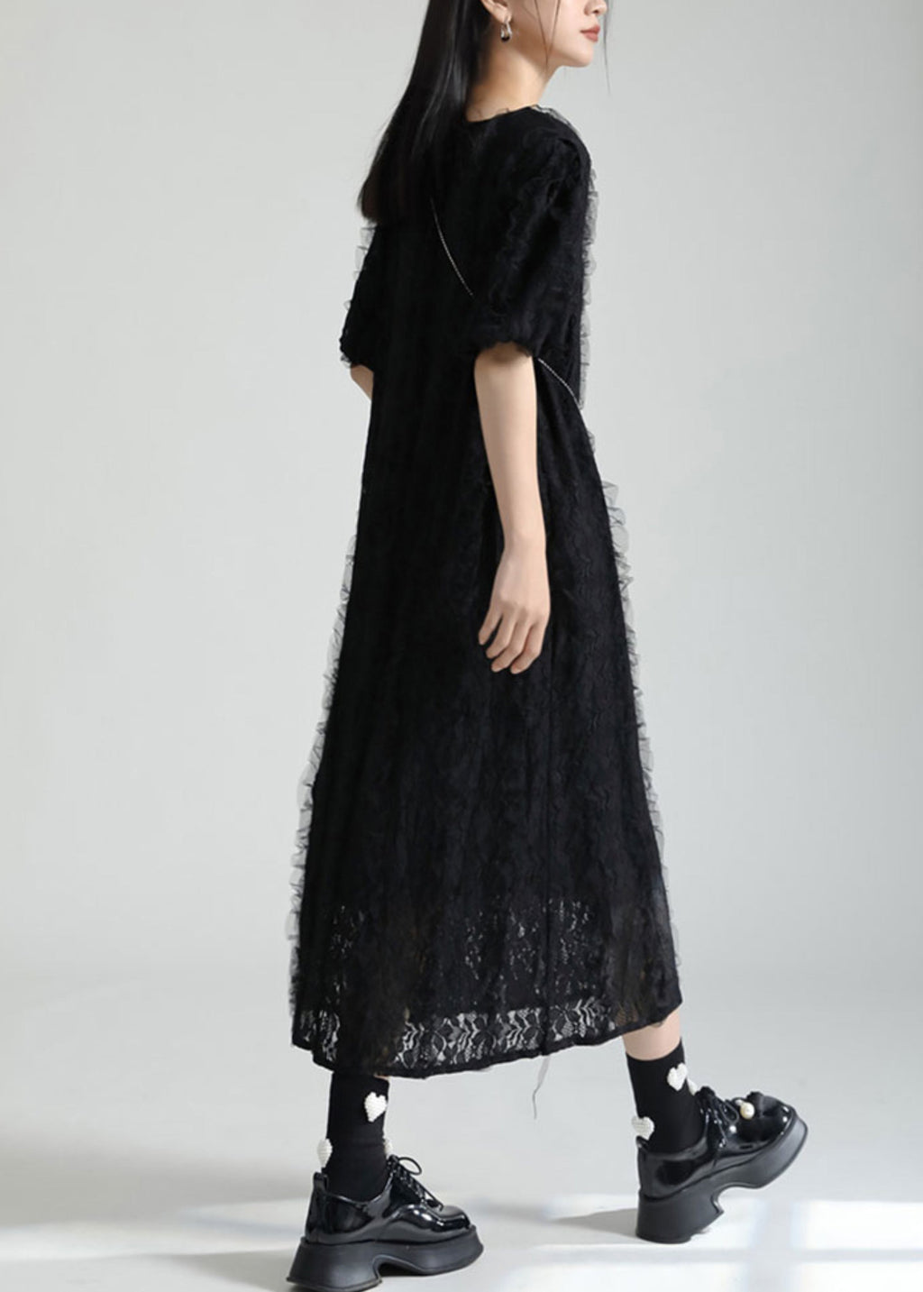 Effortlessly Elegant Dress with a Timeless Design