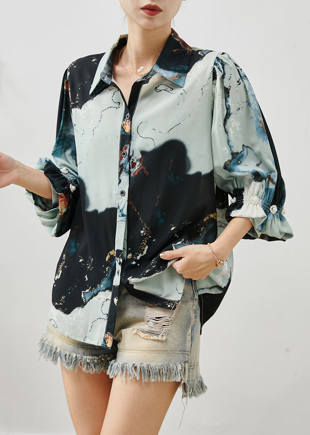 Sophisticated Blouse with a Clean Classic Look